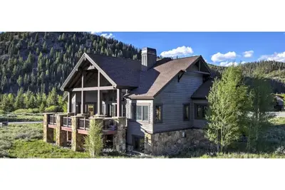 Image de Superbe nouvelle construction dans le prestigieux Highland Park