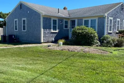 Image de West Dennis Beach House (South Village Beach)
