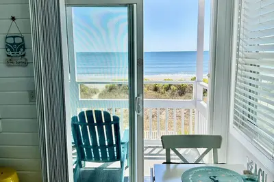 Image de Direct Oceanfront - Condo 1 chambre récemment mis à jour «Petit coin de paradis»