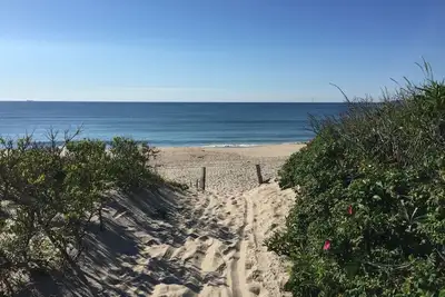 Image de Marchez jusqu'Ă Mansion Beach!