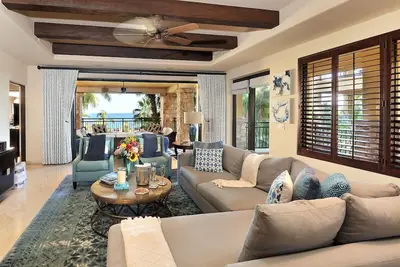 Image de Belle 3 Br + lits superposés w super vue sur l'océan, à quelques pas de la plage!