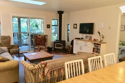 Image de 4 Chambre Cottage Animaux Acceptés Calme Endroit Bord de Mer Isolé Dans Secret Cove