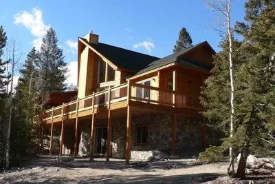 Image de ÇA Y Est! 4 chambres 2 3\/4 salles de bain pour 10 personnes
