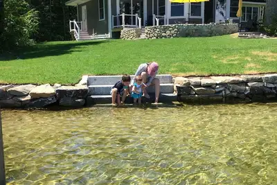 Image de Nouvelle maison familiale au bord du lac sur le lac Winnipesaukee Ă Wolfeboro, Nh