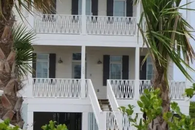 Image de Tide Together Family Ready. . . Bien aménagé, 2 chambres principales, pour 14 personnes