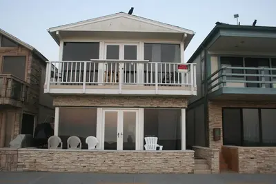 Image de Magnifique Oceanfront! ! 3212 W. Bord de l'océan (Newport Beach)