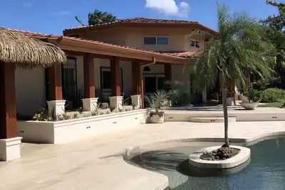 Image de Paradis! Maison privée en bord de mer avec piscine sur la magnifique Playa Blanca