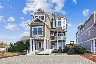 Image de Signature Series Magnificent 8 chambres Oceanfront Home avec des équipements exceptionnels