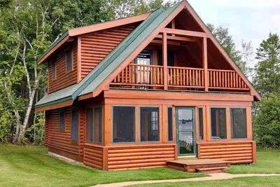 Image de Log Cabin Sur Le Lac Huron Centré entre Mackinaw City et Cheboygan