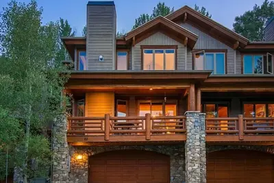 Image de Maison de ville de luxe de Deer Valley dans un emplacement idéal près de Main Street Park City