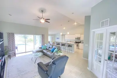 Image de New Modern Luxury Villa / Riverfront / Sud face à la piscine / Golf Rotonda West