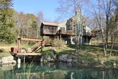 Image de Secluded Boisé Retreat 6- Br, W / Pond, bain à remous, pour 12+! !