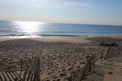 Image de 3 Br Salisbury Beach Ocean Front Home - Location d'hiver disponible 1700 $ \/ mois
