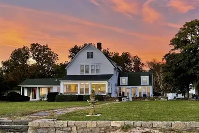 Image de Waterfront Estate - Maison de vacances unique en son genre