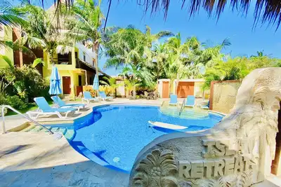 Image de Villa # 5 - Brand New, studio haut de gamme dans une oasis tropicale. Proche de la plage et de la ville!