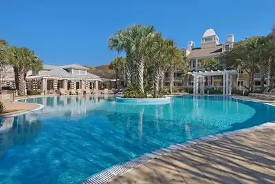 Image de Spectaculaire condo Market Street Inn Ă Baytowne Wharf Village!