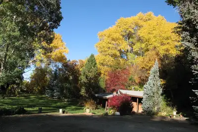 Image de Le chalet en pente Porche Guest @ Rio Hondo Vally Alpacas-Pas de frais de nettoyage