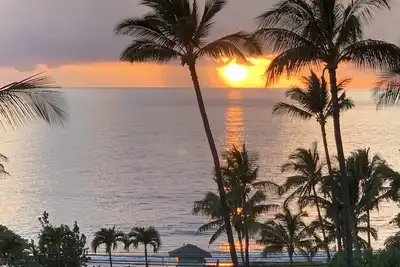 Image de Entièrement rénové 2 Br \/ 2 Ba Top Floor meilleure vue!