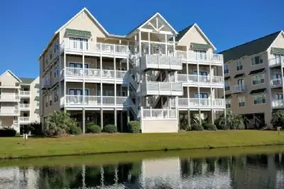 Image de Merveilleux, relaxant, destination familiale! 🏄🏼🌊⛵️⛱ Condo 4br / 4ba à Oib!