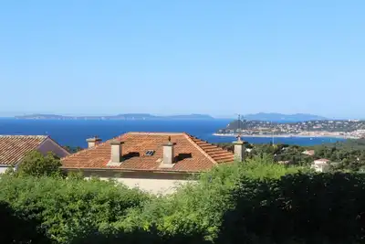 Image de Calme apt sur la Côte d'Azur, vue mer, climatisé, près de la plage et commerces