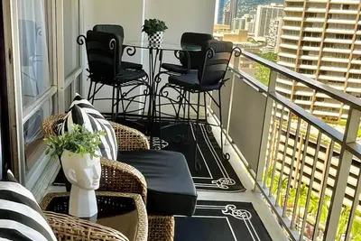 Image de Vrai Une Chambre pas un Studio (comme d'autres listes)! WiFi gratuit, piscine pour adultes