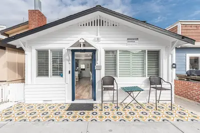 Image de Vintage Beach Cottage - Près de la plage - Prix intéressants!