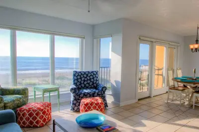 Image de Oceanfront End Unit at Oceans of Amelia