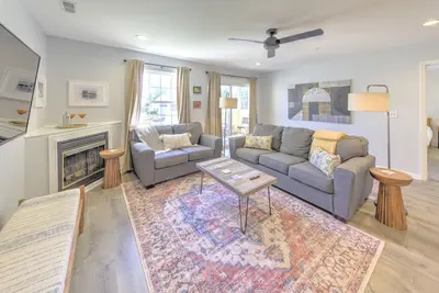 Image de Récemment mis à jour! 3br / 2ba w / piscine, à proximité des plages, des magasins, des restaurants et plus! <br>