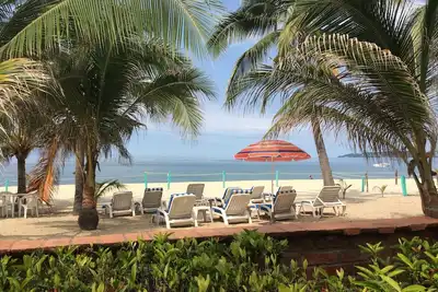Image de Bucerias * Beach Front Casa * À seulement 10 pas de la plage et de la piscine ~ Super emplacement! !