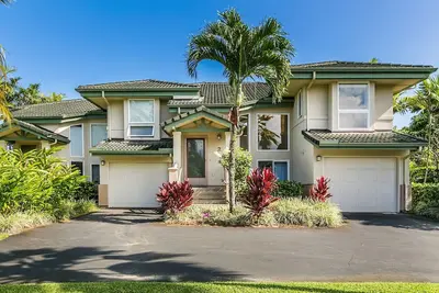 Image de Villa Ku'u Lei - Façade du parcours de golf, meublée avec goût!
