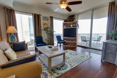 Image de Emplacement, emplacement, emplacement! 6e étage Corner Unit, incroyables vues panoramiques!