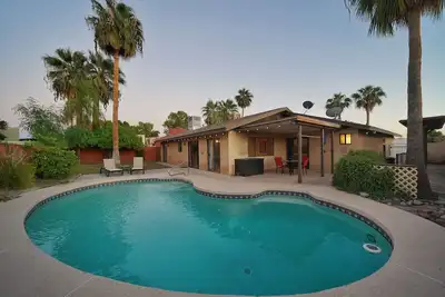 Image de Piscine Belle maison dans un quartier haut de gamme Quiet!