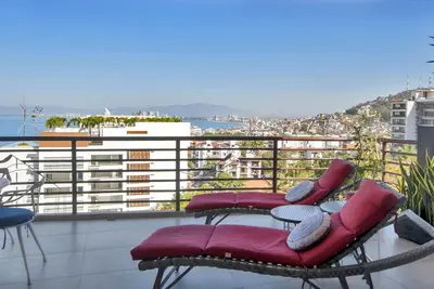 Image de Signature By Pinnacle Modern Corner View Unit 2bd / 2ba