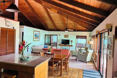 Image de Hale Roselani récemment rénové 3br / 1ba sur la rive nord de Maui Permit # Stph2017 / 0002