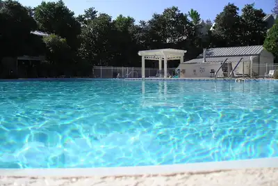 Résidence fermée, Condo au premier étage, - Plage, Piscines, Lanai, Wifi, Tennis, Soleil et divertissement