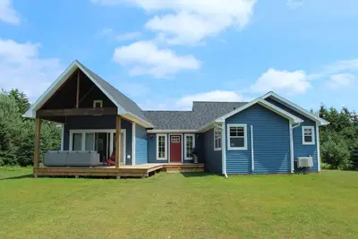 Superbe, nouveau et privé terrain boisé à Cavendish.