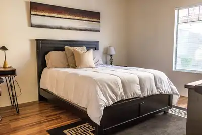 Sycamore House, emplacement central, 2 chambres à coucher 2 Bath Condo