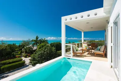 Image de Villa Blanca: vue imprenable sur l'océan et étapes vers la plage isolée de la baie de Taylor