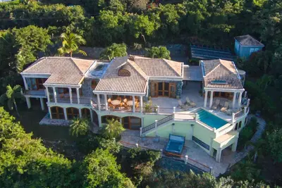 Image de Oceana: Villa classique des Caraïbes de 6 chambres avec piscine et vue étincelante