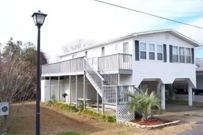 Image de 'Seagal' Beach House 3 Br / 2 Ba, voiturette de golf / avec Wi-Fi. .