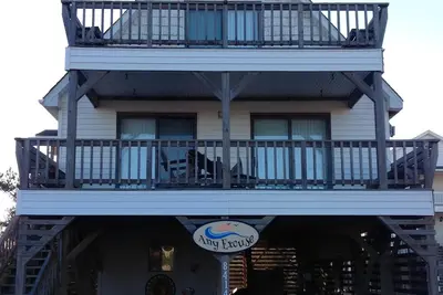 Image de \"Toute excuse\" - grand chalet, superbes vues, super accès à la plage, super escapade