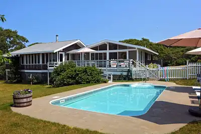 Image de Cool, maison de plage du milieu du siècle