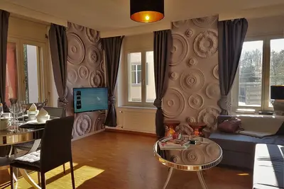Image de Nouveau: Belle 2. 5 chambres, lave-vaisselle, Wifi, entièrement équipée, propre laveuse / sécheuse