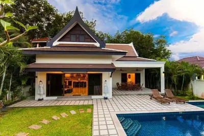 Image de Champagne grand jardin piscine villa 3br
