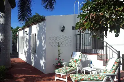 Image de New Cottage très privé dans l'avocat Plantation