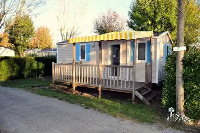 Image de Mobilheim Sunny 27m2 Confort+ - 2 Schlafzimmer + überdachte Terrasse + Tv 5 Personen