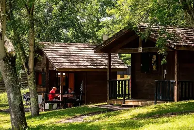 Image de Ecolodge bois Standard 12 à 17m² (1 chambre) + terrasse couverte 4m² (sans sanitaires) 4 personnes