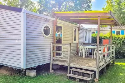 Image de Mobilhome Familie 29m2 Confort - 3 Schlafzimmer + überdachte Terrasse + Tv 6 Personen