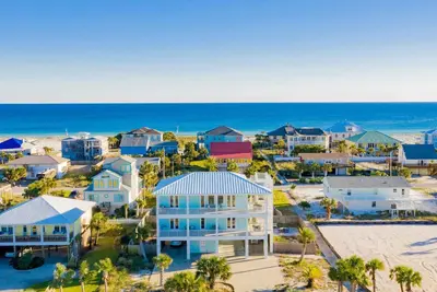 Image de Maison de plage privée. Grande piscine privée. 2000 pieds carrés Ft. d'espace de balcon! Mises à jour de luxe tout au long