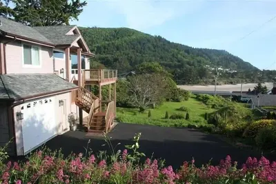 Image de La vue imprenable sur la baie et la vue sur la mer / la baie se fait partout!